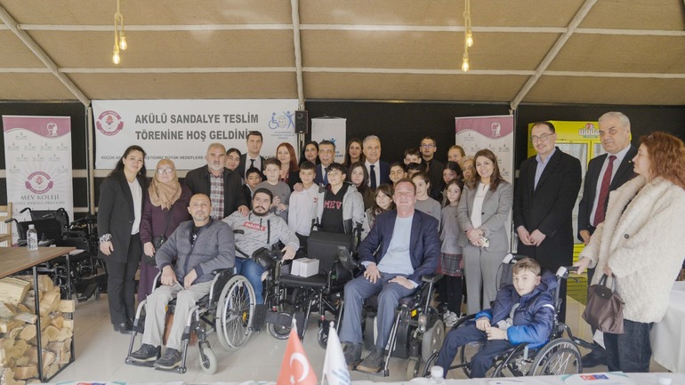 MEV ve Uluslararası Omurilik Felçlileri Derneği İş Birliğiyle 15 Akülü Sandalye Dağıtıldı
